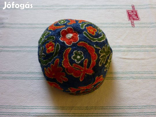 Régebbi vallási fejfedő eladó