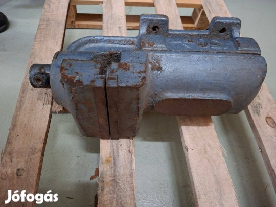 Régi 150 mm-es 150-es asztali satu, komplett, remek állapotban