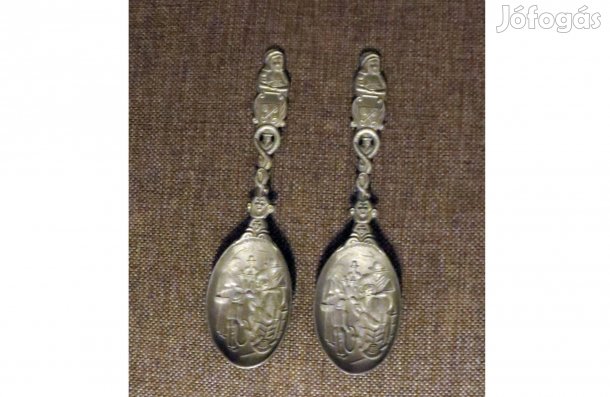 Régi 2 db díszes dombornyomott ón kanál