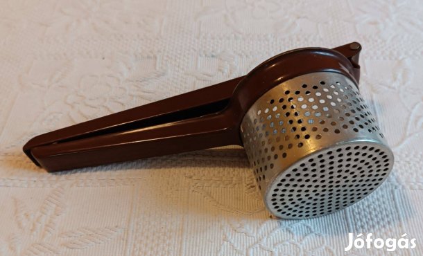 Régi Alumínium Krumplinyomó / Burgonyaprés / Gesztenye Paszírozó