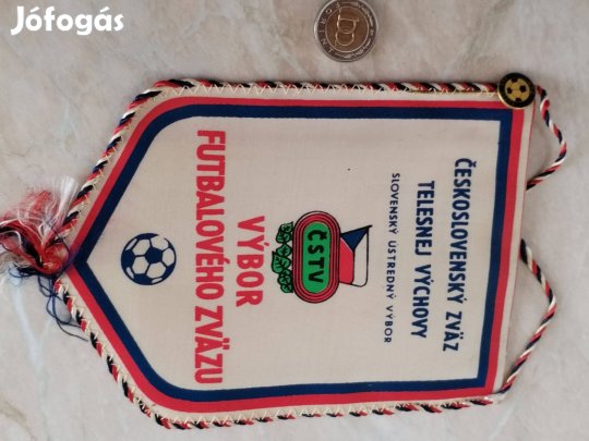 Régi Csehszlovák Labdarúgó Asztali zászló jelvényel