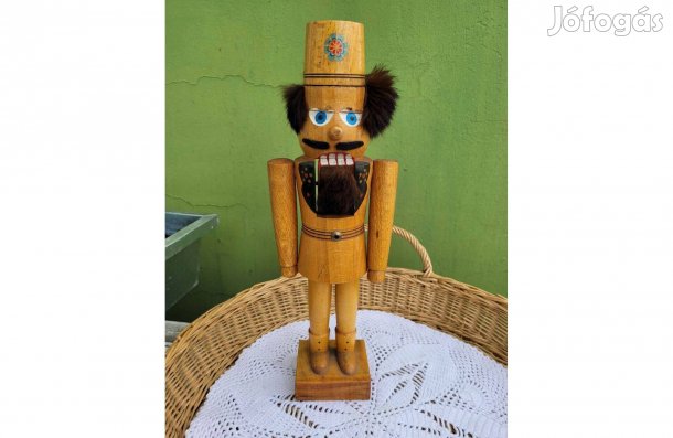 Régi Erzgebirge fa diótörő katona 36 cm