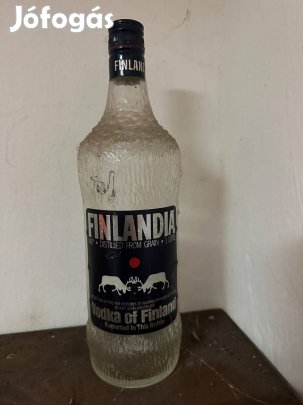 Régi Finlandia vodkás üveg