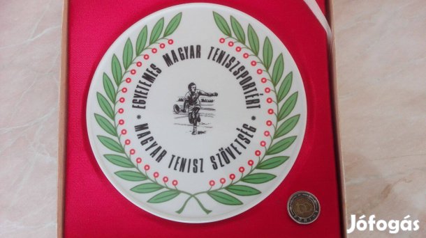Régi Hollóházi porcelán kitüntetés "Egyetemes Magyar Teniszs