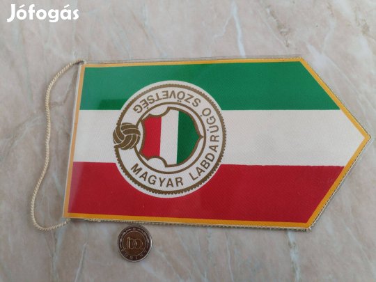 Régi Magyar Labdarúgó Szövetség A 80-as évekből asztali zászl