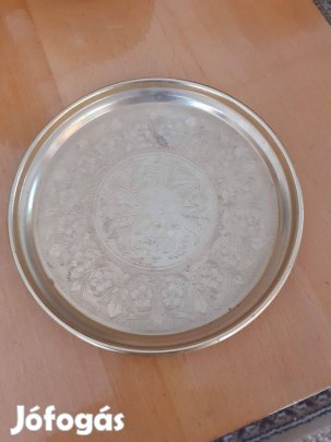 Régi USSR vésett mintás fém tál átm 18cm