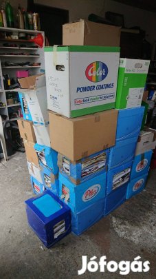 Régi Újságok kartondobozban