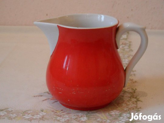 Régi Zsolnay piros kancsó, kiöntő