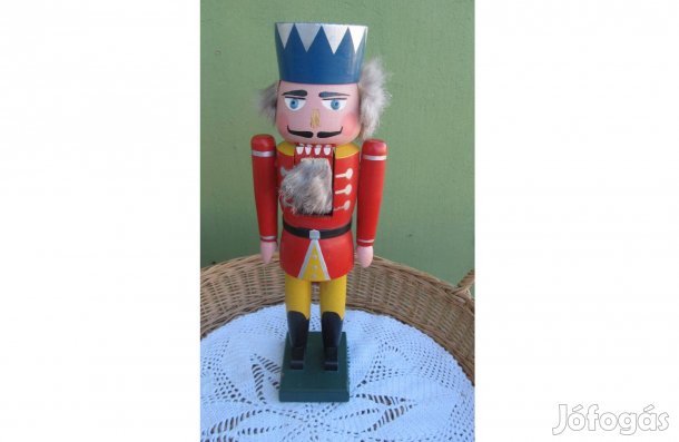 Régi, Erzgebirge festett fa, diótörő katona