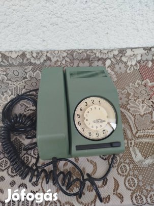 Régi , retro , vintage , vezetékes , tárcsás zöld telefon 