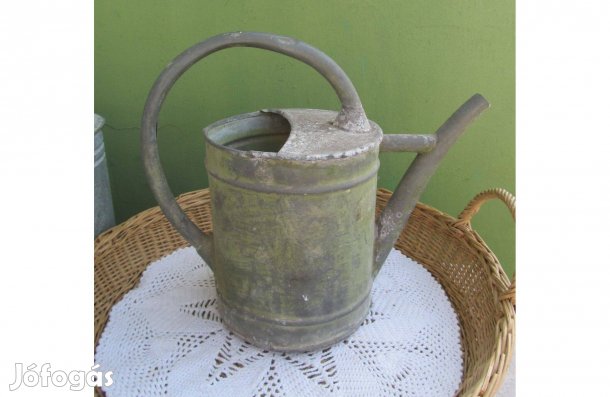 Régi, cin kis méretű kanna