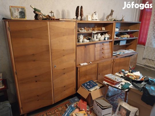 Régi, de jó állapotú szobabútor, szekrény