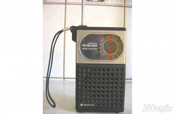 Régi, elemes Sanyó kisrádió eladó