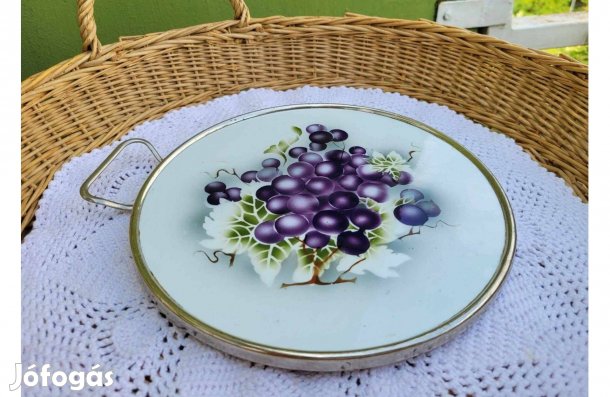 Régi, fémkeretes, szőlő mintás fajansz télca