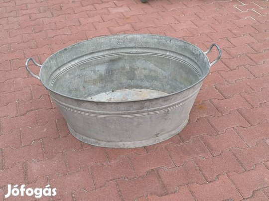 Régi, horganyzott bádogdézsa