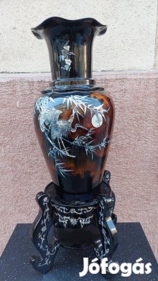 Régi, keleti lakk váza aprólékos gyöngyház díszítéssel, festménnyel, 8