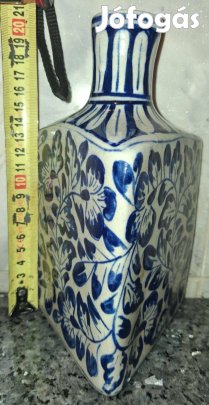 Régi, kézzel festett kék-fehér váza