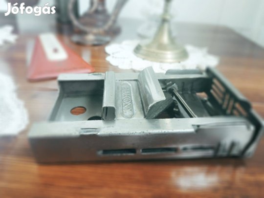 Régi, retro 'Bakony' önműködő borotvapenge élező