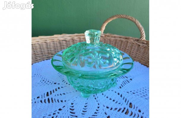 Régi, zöld öntött üveg anjou liliom mintás cukortartó, bonboniere