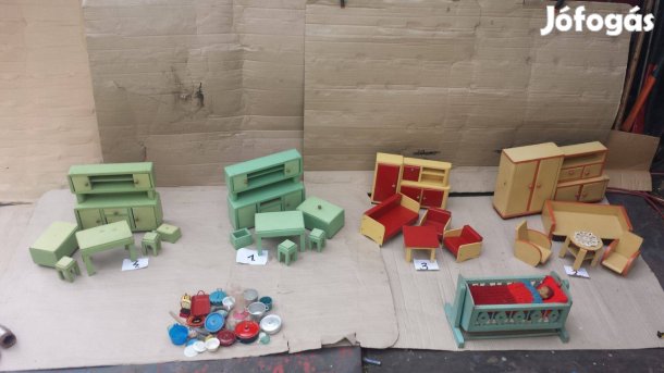 Régi antik fa baba gyerek játék bútor fabútor bababútor bútorok egyben