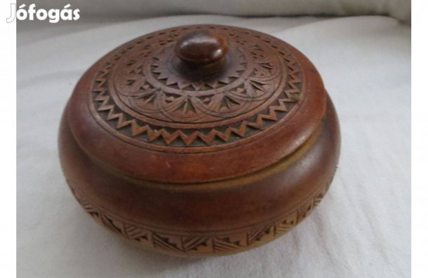 Régi antik kézműves fa bonbonier ékszertartó doboz 1968