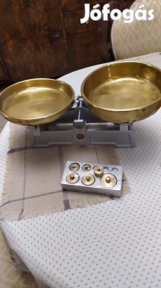 Régi antik konyhai mérleg