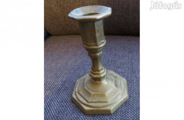 Régi antik nyolcszögletű talpú sárgaréz gyertyatartó 11 cm