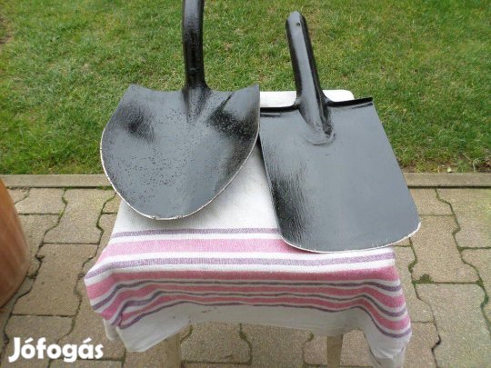 Régi ásó és lapát