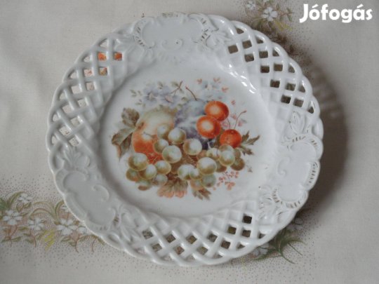 Régi áttört szélű porcelán süteményes tányér, dísztányér