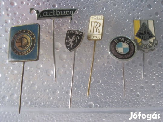 Régi autós motoros jelvény kitűző