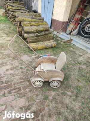 Régi babakocsi