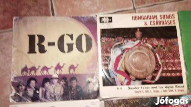 Régi bakelit lemezek egyben.