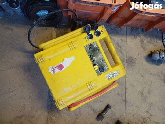 Régi bikázó-akksi töltő.