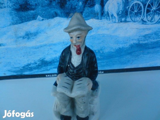 Régi biszkvit pipázó, olvasó apó - 13 cm magas figura