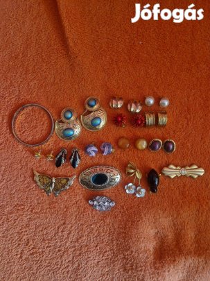 Régi bizsu klipszek, fülbevalók kitüzők, karkötő 17db