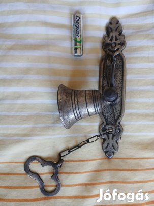 Régi bronz ajtócsengő.