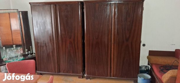 Régi bútorok, szekrény asztal,  székek