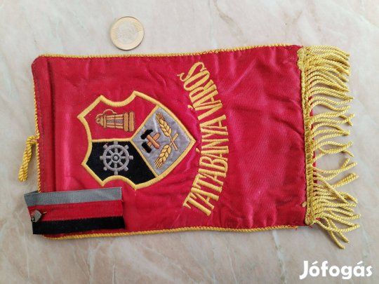 Régi cimeres "Tatabánya város" selyem asztali zászló jelvényel