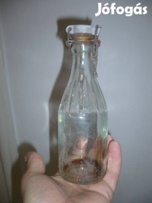 Régi csatos bambi üveg palack