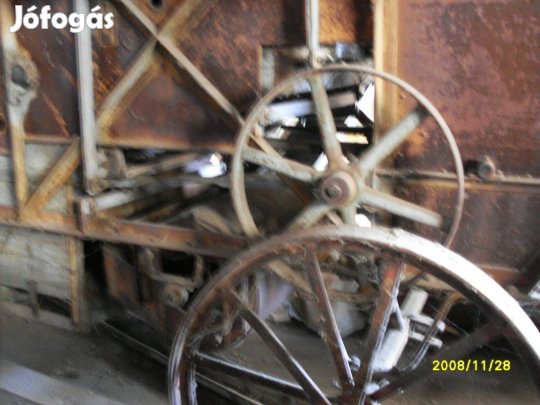 Régi cséplőgép eladó !