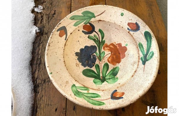 Régi cserép antik fali tányér kézzel festett virágmintás