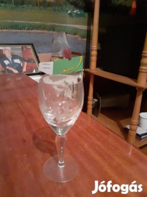 Régi csiszolt üveg talpas boros pohár