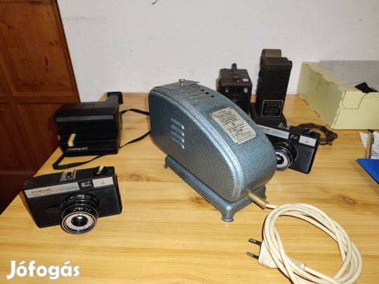 Régi diavetítők, és fényképezőgépek 