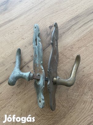 Régi díszes sárgaréz ajtókilincs pár