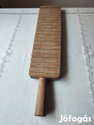 Régi fa mángorló / sulykoló, apró mintás díszítéssel