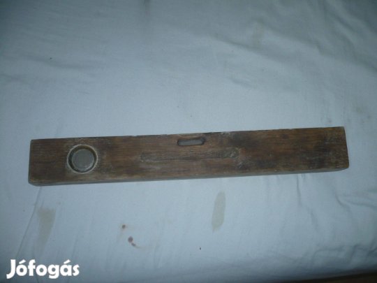 Régi fa vízmérték