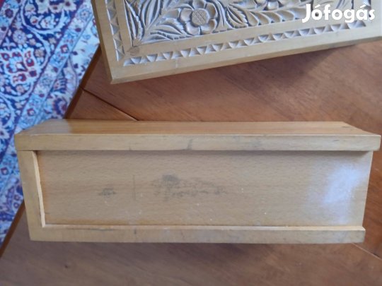 Régi fadibozban kártya