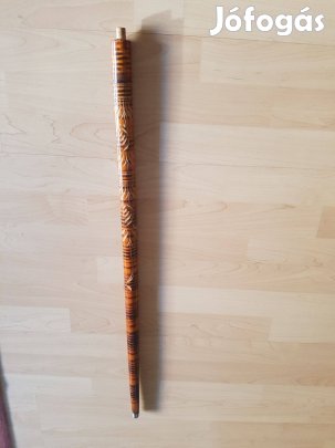 Régi faragott díszes túrabot fém véggel markolatrész nélkül