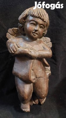 Régi faragott fa angyal