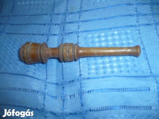 Régi faragott fa cigaretta szipka